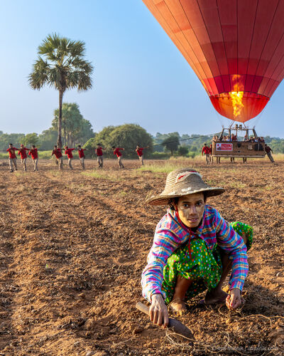 Myanmar (Burma) photos - Balloons over Bagan