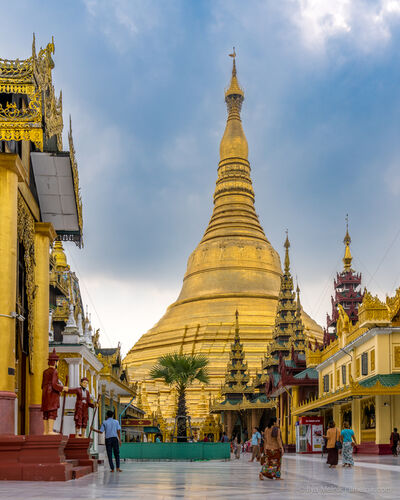 Image of Shwedagon Pagoda ရွှေတိဂုံစေတီတော် - Shwedagon Pagoda ရွှေတိဂုံစေတီတော်