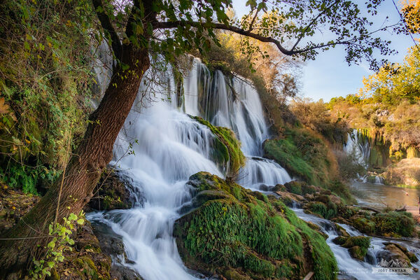 This Kravice waterfalls view is possible even with huge crowds of visitors. 