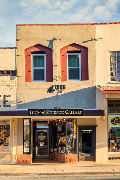 Thomas Kincade was born and raised in Placerville and many of his paintings reflect actual buildings and homes in Placerville.