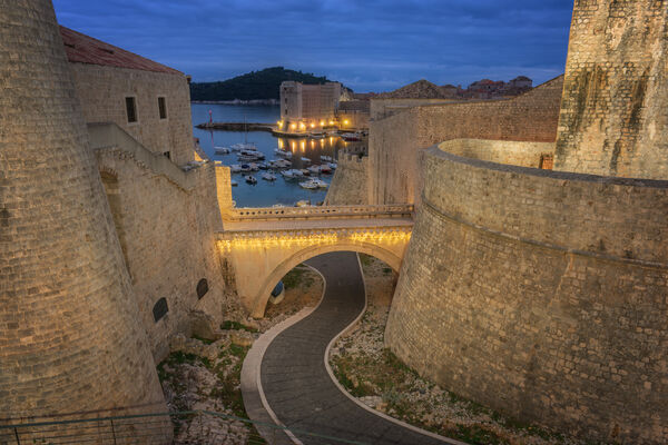Dubrovnik, Ploče city gate