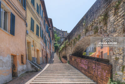 photos of Italy - Medieval Aqueduct of Perugia