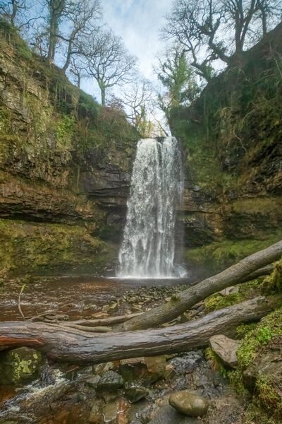 pictures of South Wales - Henrhyd Falls