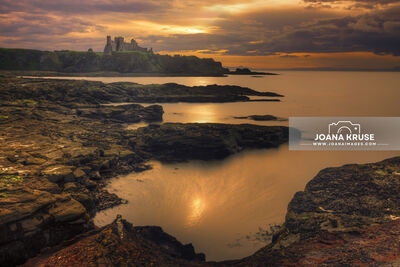 Picture of Tantallon Castle & Bass Rock from Seacliff Beach - Tantallon Castle & Bass Rock from Seacliff Beach