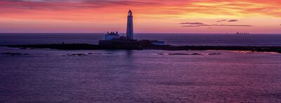 pictures of Northumberland - St Mary's Lighthouse & Causeway