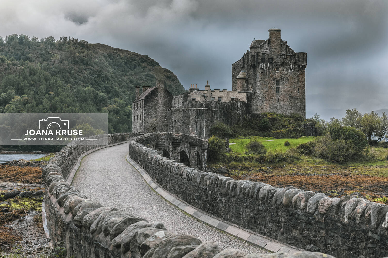 Image of Eilean Donan Castle by Joana Kruse
