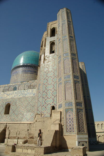 West iwan, the octagonal piers once extended skyward to form a pair of minarets