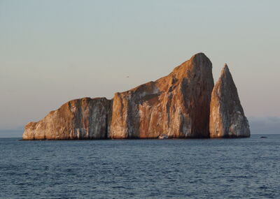 Image of Pinnacle Rock, Galapagos - Pinnacle Rock, Galapagos