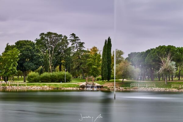 The lake of the Park of the Crosses in Madrid