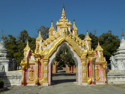 photos of Myanmar (Burma) - Kuthodaw Paya