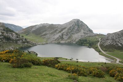 Asturias instagram spots - Lake Enol