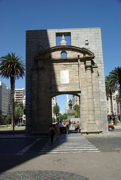 images of Uruguay - Independence Square, Montevideo