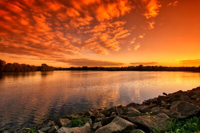 Beautiful sunset over the reservoir at Daventry Country Park