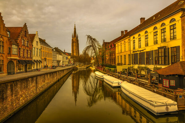 View from the Nepomucenus Bridge : canal and church.