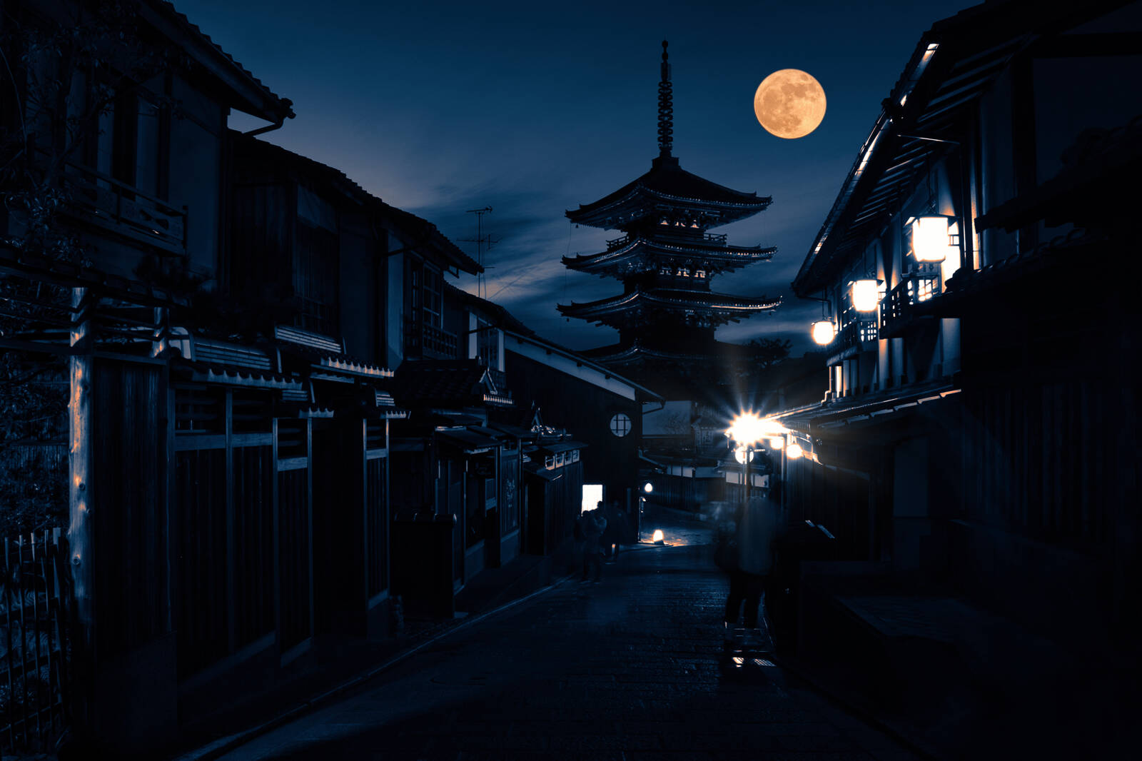 Image of Yasaka Pagoda in Kyoto by Darlene Hildebrandt