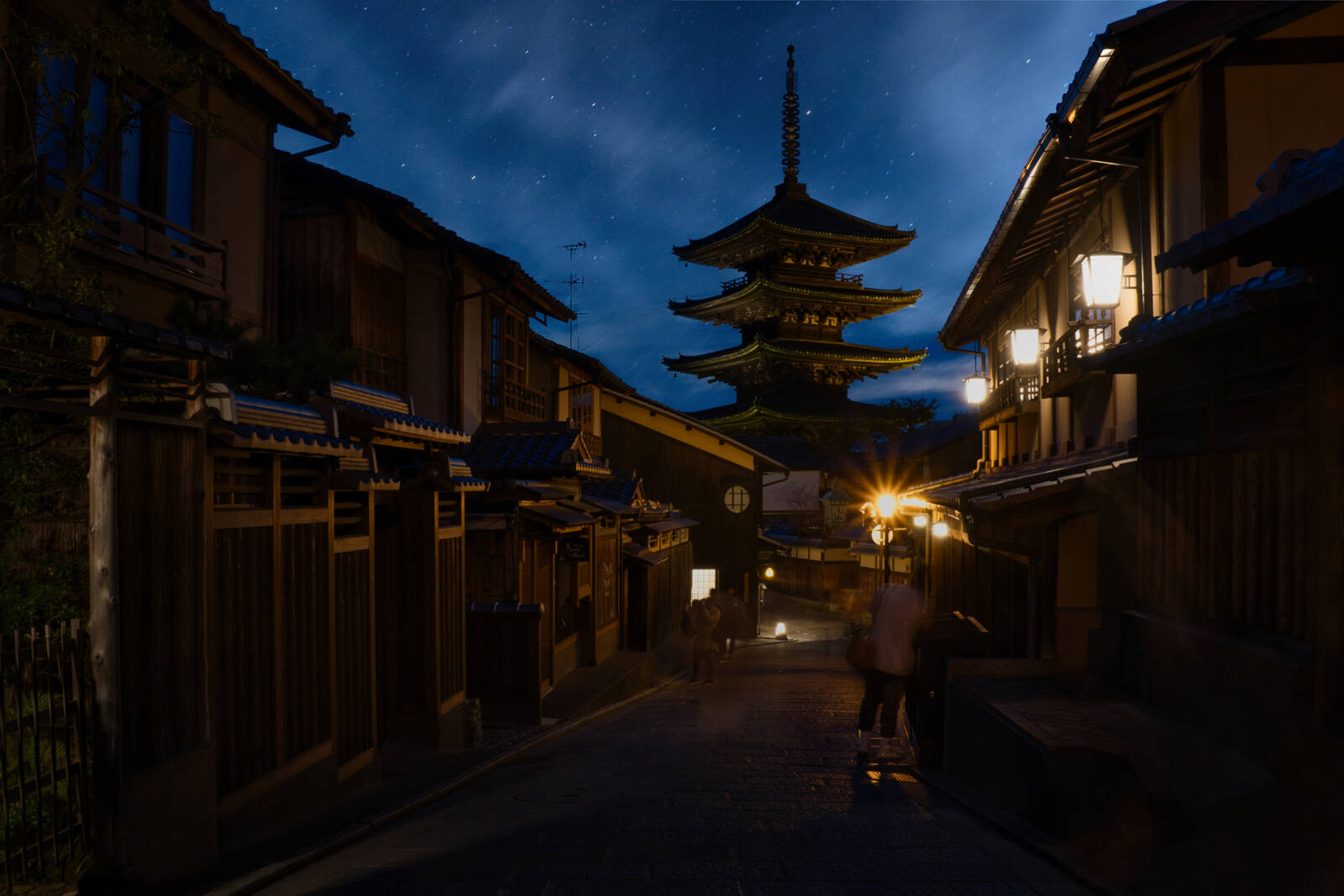 Image of Yasaka Pagoda in Kyoto by Darlene Hildebrandt