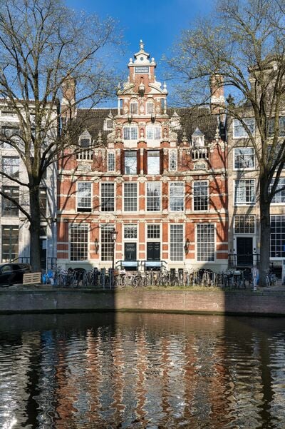 Amsterdam instagram spots - Bartolotti House (exterior)