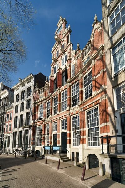 One of the most beautiful Amsterdam canal houses. Built around 1620. Open to the public (entrance fee). Wall paintings and painted ceilings. Rococo ball room.