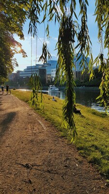 images of Berlin - Spreebogenpark