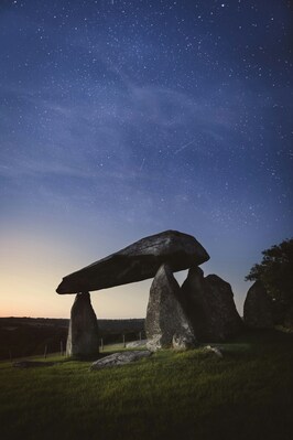 pictures of the United Kingdom - Pentre Ifan Burial Chamber