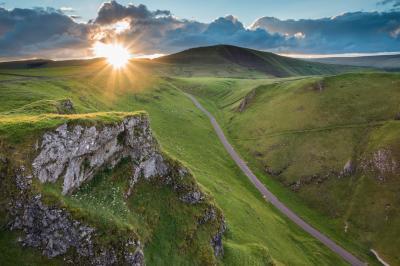 photo spots in The Peak District - Winnats Pass