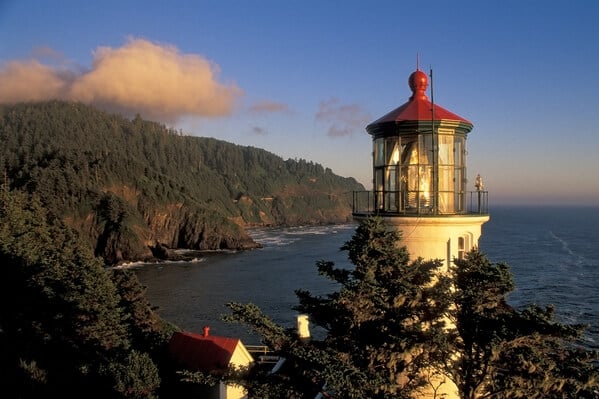 Lighthouse from hill behind 