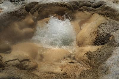 photo spots in Yellowstone National Park - Shell Spring – Biscuit Basin