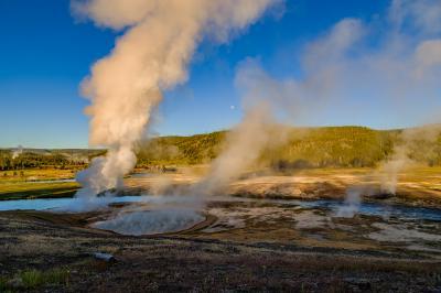 photo locations in Yellowstone National Park - Flood Geyser and Circle Pool