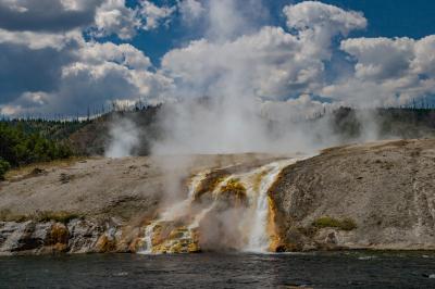pictures of Yellowstone National Park - MGB - Excelsior Geyser