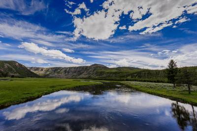 images of Yellowstone National Park - Madison River