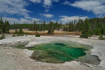 photography spots in Yellowstone National Park - NGB - Crater Spring