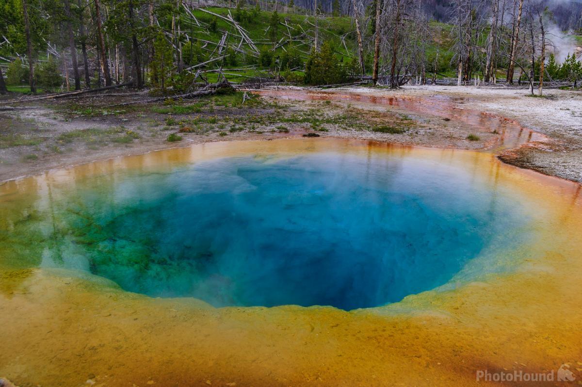 Image of UGB - Morning Glory Pool by Lewis Kemper
