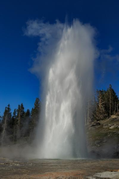 photography locations in Yellowstone National Park - UGB - Grand Geyser