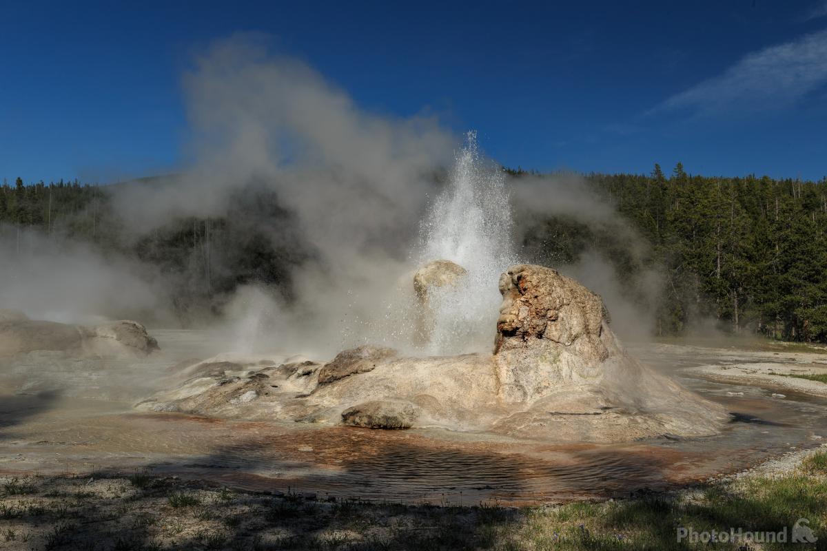Image of UGB - Grotto Geyser by Lewis Kemper