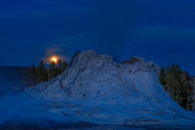 Moonrise, Castle Geyser