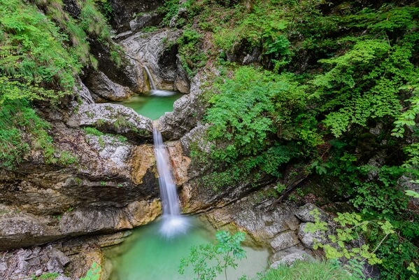Fratarica - the double bowl waterfall (Dvojna latvica)