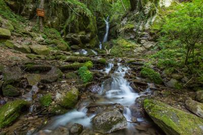 pictures of Bulgaria - Leshnishki waterfall