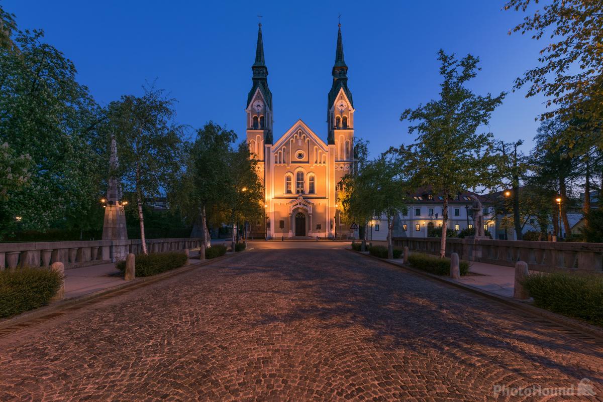 Image of Trnovska Cerkev (Trnovo Church) by Luka Esenko