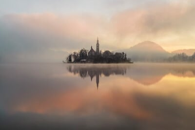 Radovljica photography locations - Lake Bled Boardwalk