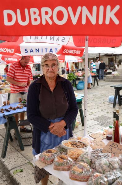 pictures of Dubrovnik - Gunduličeva Poljana Market