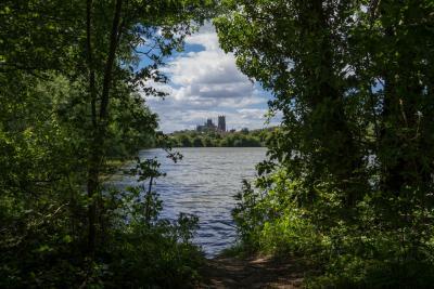 pictures of Cambridgeshire - Ely Cathedral from Roswell Pits