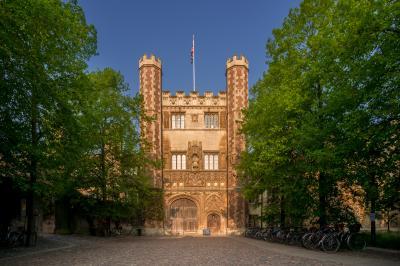 photo spots in Cambridge - Trinity College Great Gate