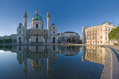 images of Vienna - Karlskirche