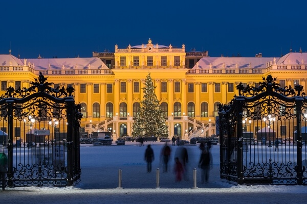 Schönbrunn Castle front