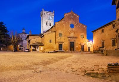 photos of San Miniato, Tuscany - Piazza del Duomo