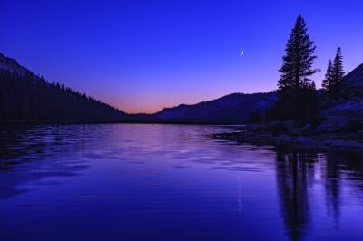 photography locations in California - Tenaya Lake from the East End