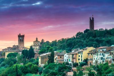 photos of San Miniato, Tuscany - View of Torre di Matilde