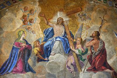 photo spots in Marche - Basilica di San Marco