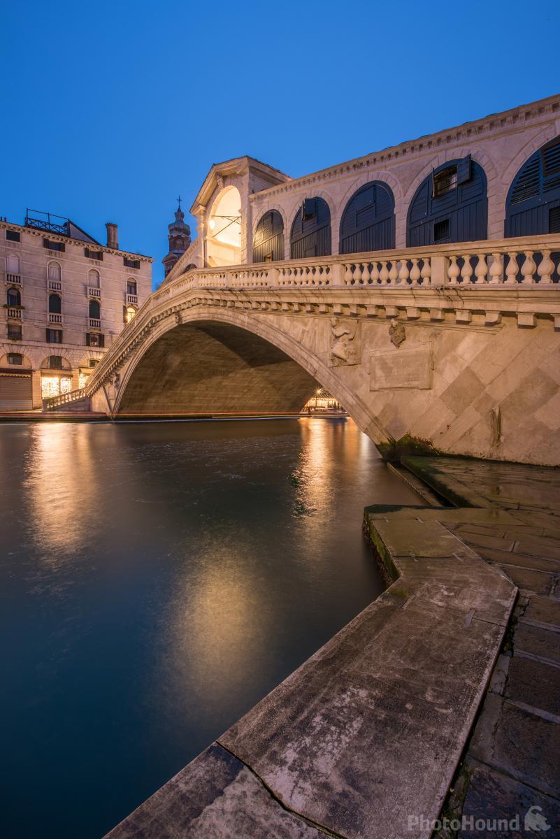 Image of Ponte di Rialto (Rialto Bridge) by Luka Esenko