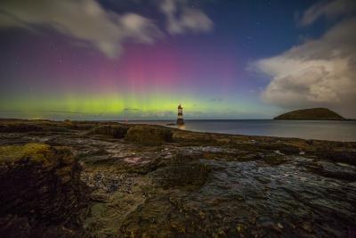 photo spots in Wales - Trwyn Du Lighthouse